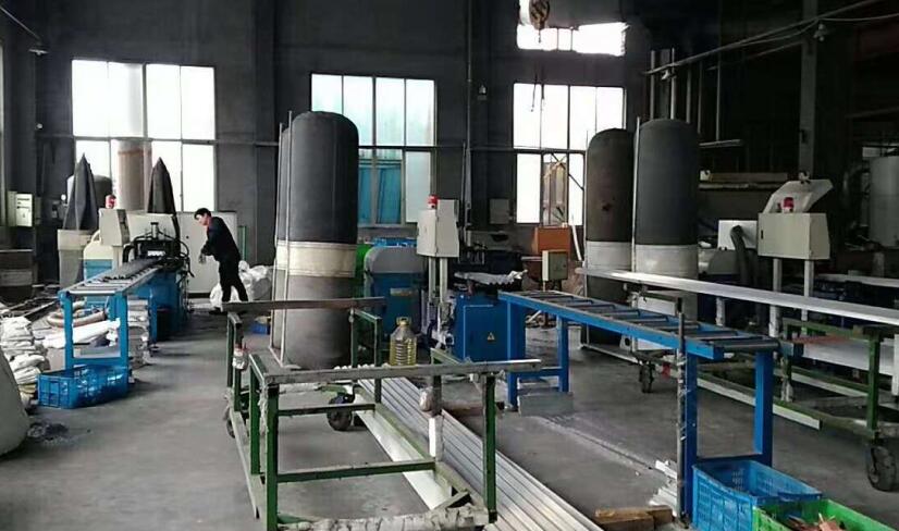 三年老客戶，起源于2片鋸片進展到3臺全自動切鋁機的訂購