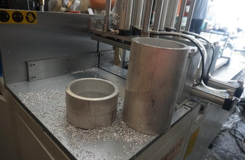 【江西】6063鋁合金切割，使用鄧氏DS-A400全自動鋁切割機